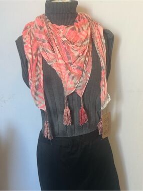 Threads 4 Thought Vintage Pink & Gray Patterned Tassel Scarf